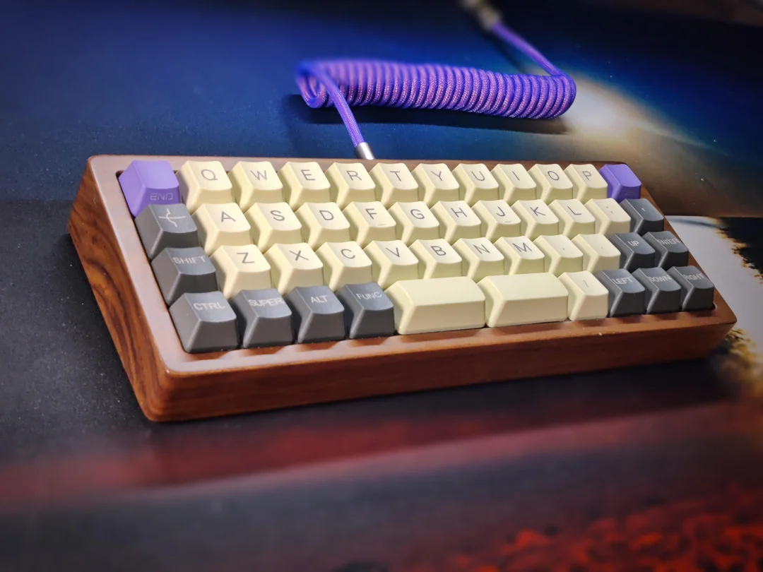 Walnut case, Air40 Ortholinear PCB Walnut case, Air40 Ortholinear PCB